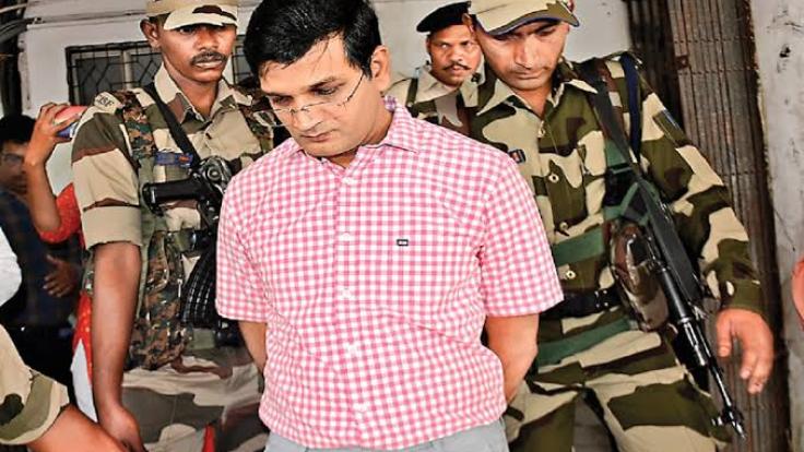 लैंड स्कैम केस : रांची के पूर्व डीसी छवि रंजन को हाइकोर्ट से मिली बेल, लेकिन अभी जेल से नहीं निकल सकेंगे बाहर