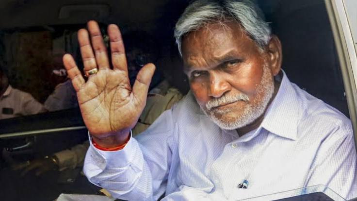 गुरुजी JMM अपनी दिशा से भटक चुका है, मेरा इस्तीफा स्वीकार करें : चंपई