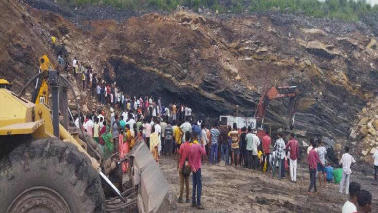 रामगढ़ में सीसीएल की बंद खदान में चाल धंसने से 4 की मौत, 3 घायल, शवों के साथ ग्रामीणों का हंगामा