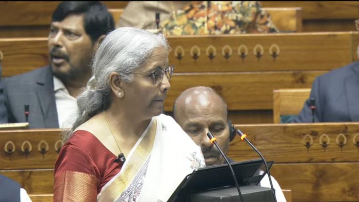 बजट 2025 : 12 लाख तक की आय टैक्स फ्री, मोबाइल, LED टीवी, कपड़ा और ईवी सस्ती, KCC की लिमिट 5 लाख