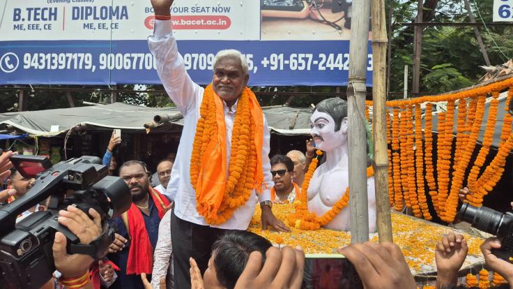 अब संथाल की राजनीति में शिफ्ट करेंगे चंपई, 16 को बांग्लादेशी घुसपैठ के खिलाफ फूंकेंगे बिगुल