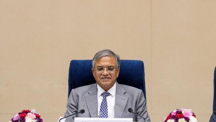 11 नवंबर को घाटशिला में उपचुनाव, 14 को काउंटिंग... ईवीएम में रहेगी प्रत्याशियों की रंगीन तस्वीर