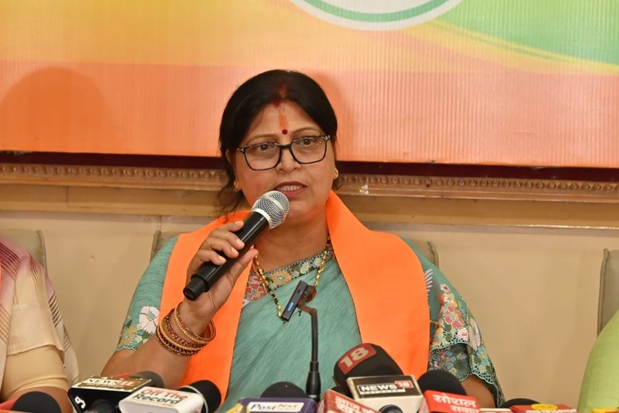 Jharkhand Politics: महिला आरक्षण पर तेज बयानबाजी, नीरा यादव ने विपक्ष पर साधा निशाना