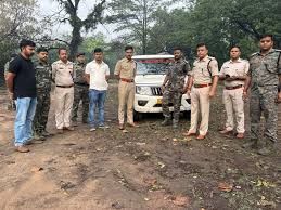 रामगढ़ में पुलिस-राहुल दुबे गिरोह मुठभेड़, अपराधी सनी सिंह के पैर में लगी गोली