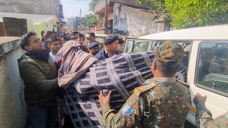 JAC Paper Leak : मजदूर बनकर सील पैक प्रश्नपत्र के पैकेट को ब्लेड से काटा, फिर PDF बनाकर किया वायरल