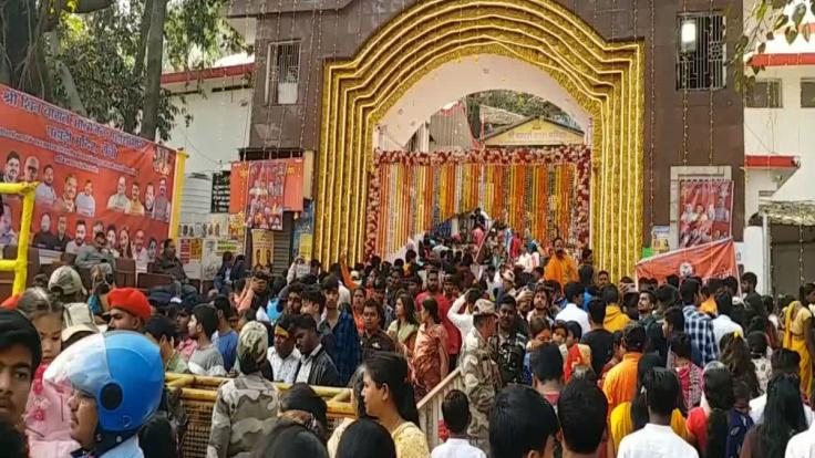 महाशिवरात्रि पर पहाड़ी मंदिर व शिवालयों में श्रद्धालुओं की उमड़ी भीड़