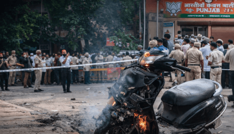 Chandigarh: बीजेपी कार्यालय के बाहर स्कूटी में धमाका, जांच में जुटी पुलिस