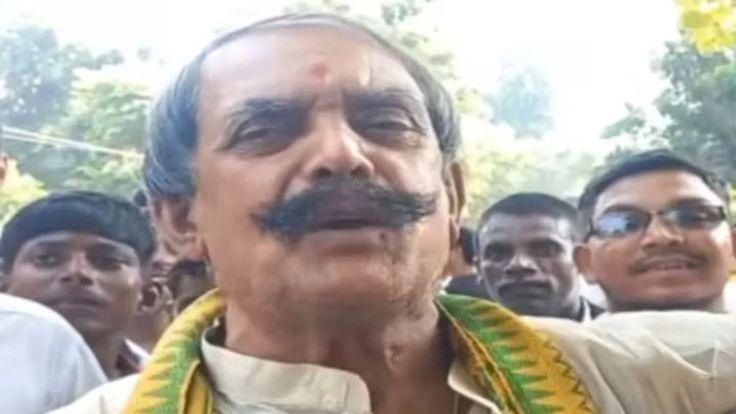 गोली नहीं गाड़ी ने मारा... फेफड़ा फटने और कार्डियक अरेस्ट से गई जान, दुलारचंद यादव की पोस्टमार्टम रिपोर्ट में खुलासा