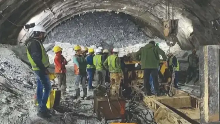 तेलंगाना सुरंग हादसा: फंसे श्रमिकों से संपर्क नहीं, बचाव कार्य जारी