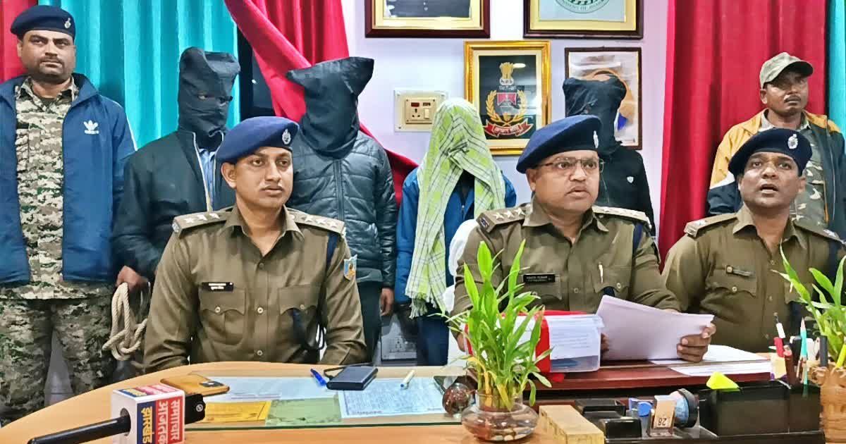 गोड्डा पुलिस का बड़ा एक्शन: साइबर ठगी करते 4 अपराधी गिरफ्तार, कैश व एटीएम कार्ड बरामद