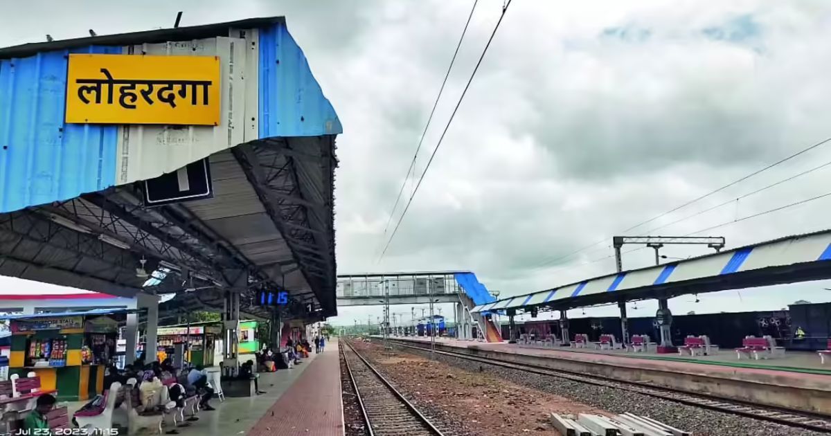 कोयल नदी रेलवे पुल में दरार, लोहरदगा स्टेशन मार्च तक बंद, कई ट्रेनें डायवर्ट