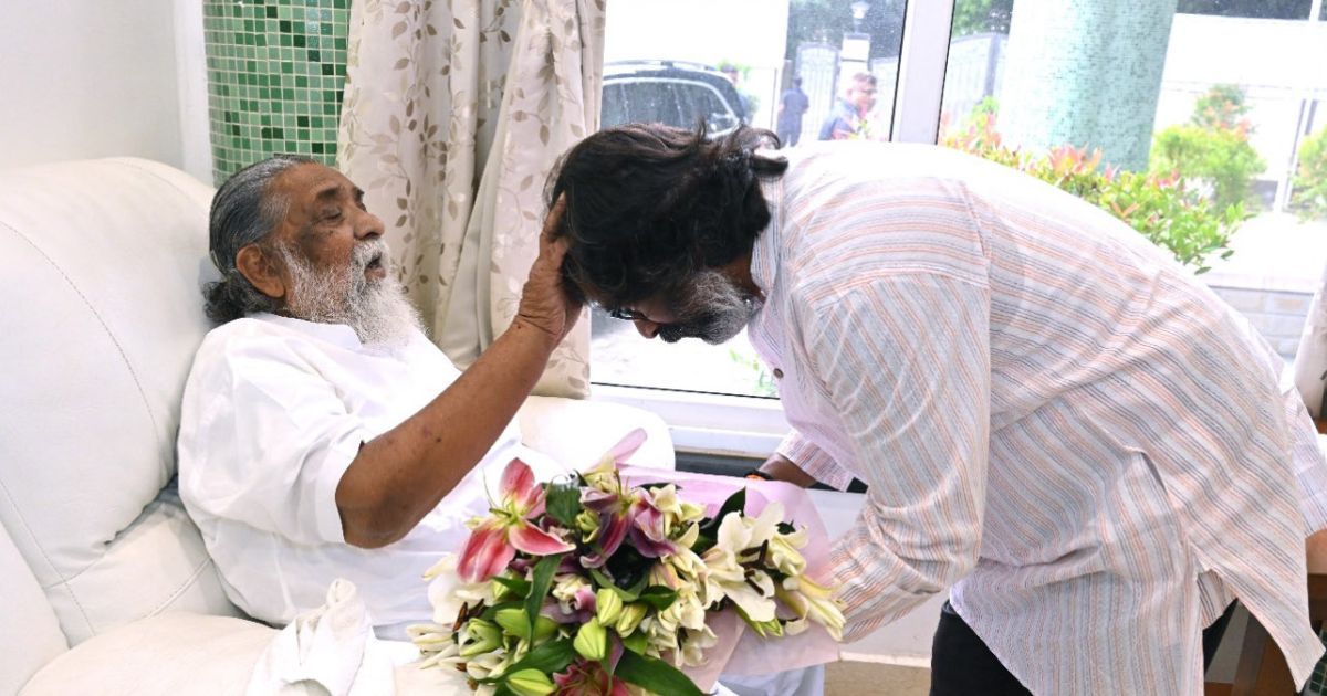 दिशोम गुरु शिबू सोरेन की जयंती पर हेमंत सोरेन का भावुक संदेश, सोशल मीडिया पर साझा की यादें