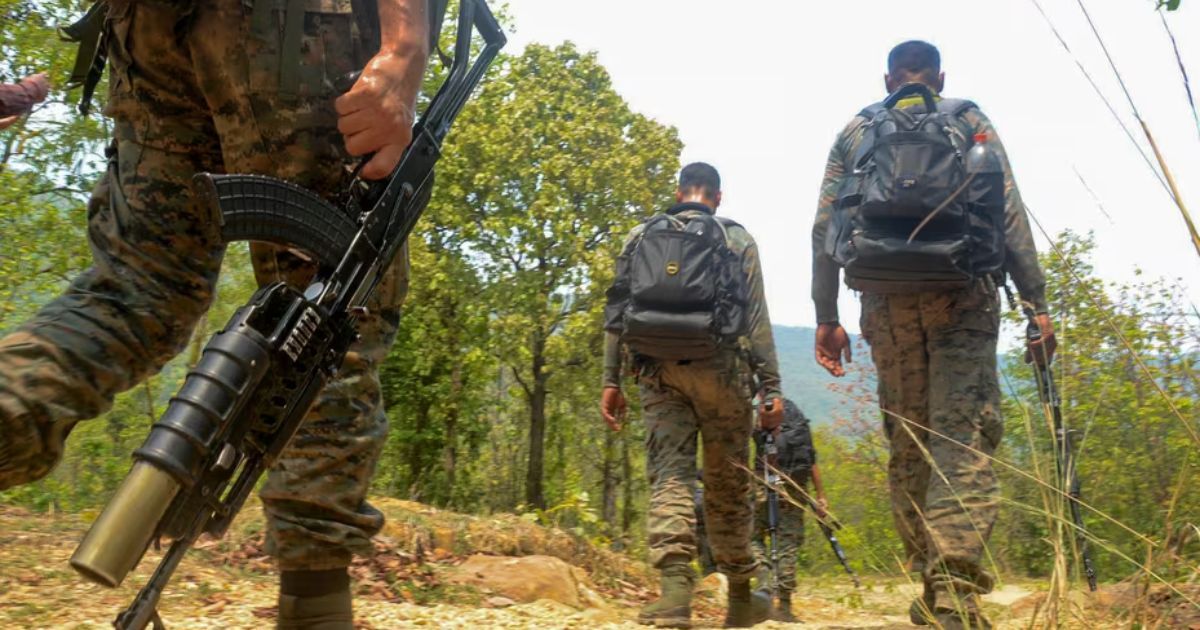 सारंडा: सुरक्षाबलों और नक्सलियों के बीच भीषण मुठभेड़, कई नक्सली ढेर