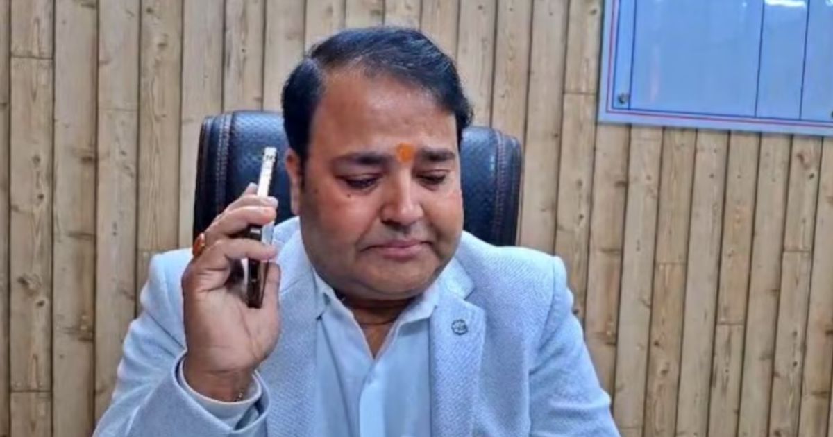 अधिकारी से नेता बनने की तैयारी! योगी समर्थक GST डिप्टी कमिश्नर ने 2022 में चुनाव लड़ने को मांगा था BJP टिकट