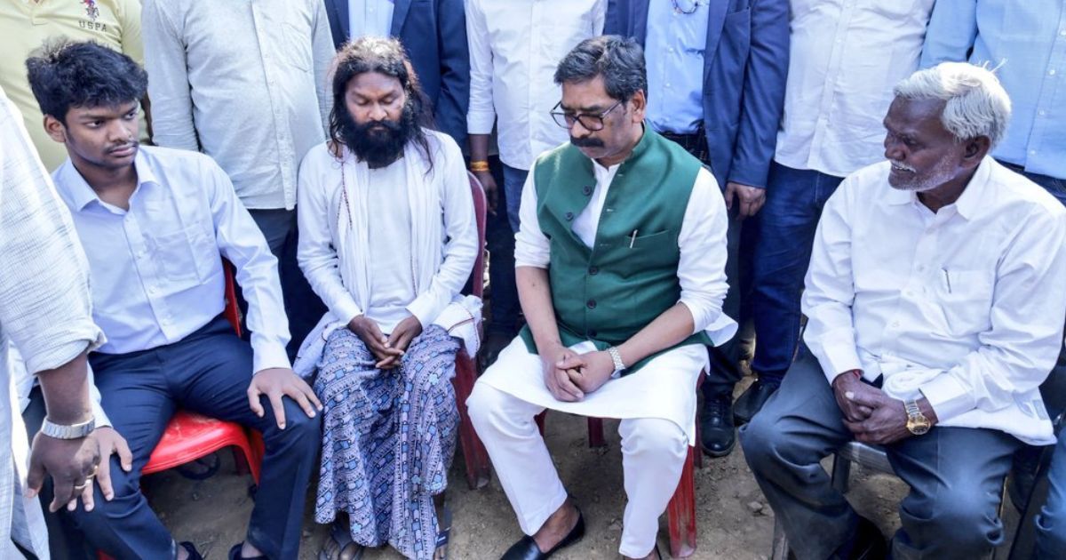 डेढ़ साल बाद आमने-सामने आए हेमंत और चंपई, गम के बीच पिघली राजनीति की बर्फ