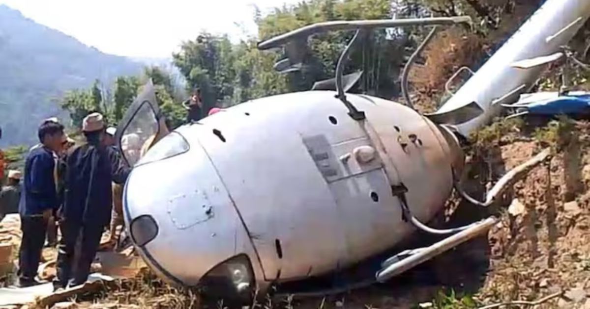 नेपाल में हेलिकॉप्टर क्रैश: लैंडिंग के दौरान पलटा, अंतिम संस्कार में जा रहा था परिवार
