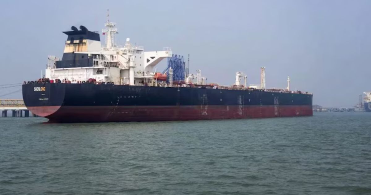 होर्मुज स्ट्रेट संकट के बीच भारत अलर्ट: भारतीय नौसेना ने बढ़ाई तैनाती, कच्चे तेल की सप्लाई सुरक्षित रखने की तैयारी