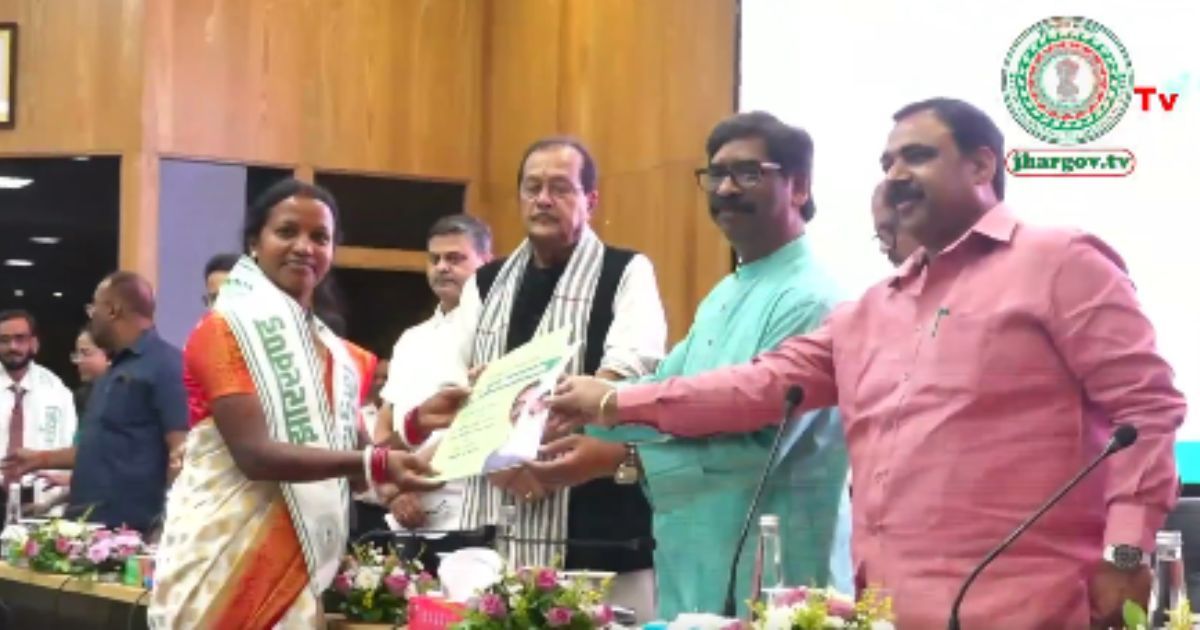 “2 से 4 महीनों में हजारों नौकरियां” – नियुक्ति पत्र वितरण समारोह में बोले CM हेमंत सोरेन