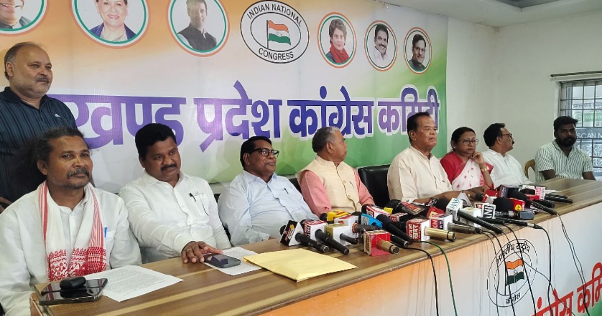 “आदिवासी हिंदू कतई नहीं हैं” : कांग्रेस मंच से डीलिस्टिंग पर बड़ा हमला, पूछा- किस जाति में रखेंगे?