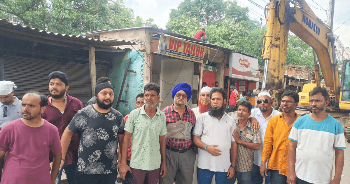 रांची में बहुबाजार पर फिर चला बुलडोजर, 30-40 साल पुरानी दुकानों पर कार्रवाई, दुकानदार बोले- विकास मंजूर, लेकिन पहले पुनर्वास