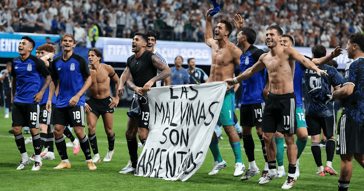FIFA World Cup: अर्जेंटीना फाइनल में, लेकिन बेलिंघम और माल्विनास बैनर विवाद ने छीनी सुर्खियां