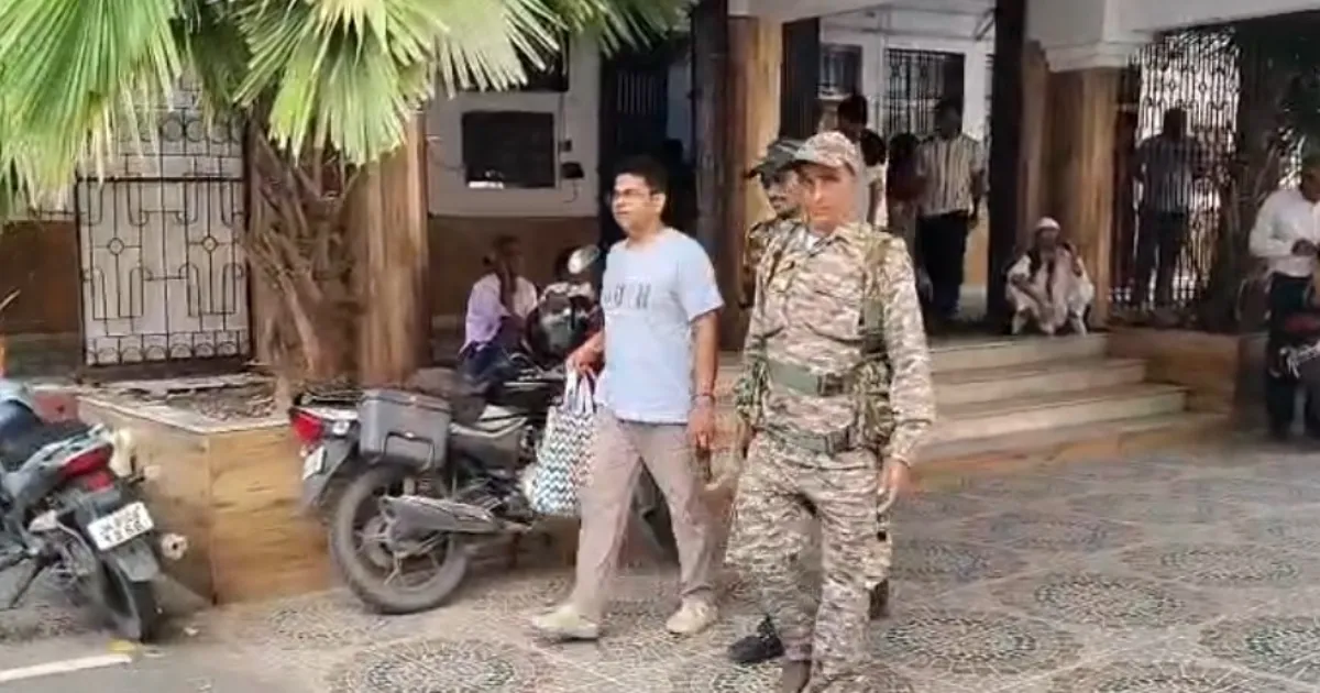 VIDEO: पूर्व IPS अमिताभ चौधरी के बेटे से जमीन के नाम पर धोखाधड़ी, पांच लोग नामजद, एक गिरफ्तार