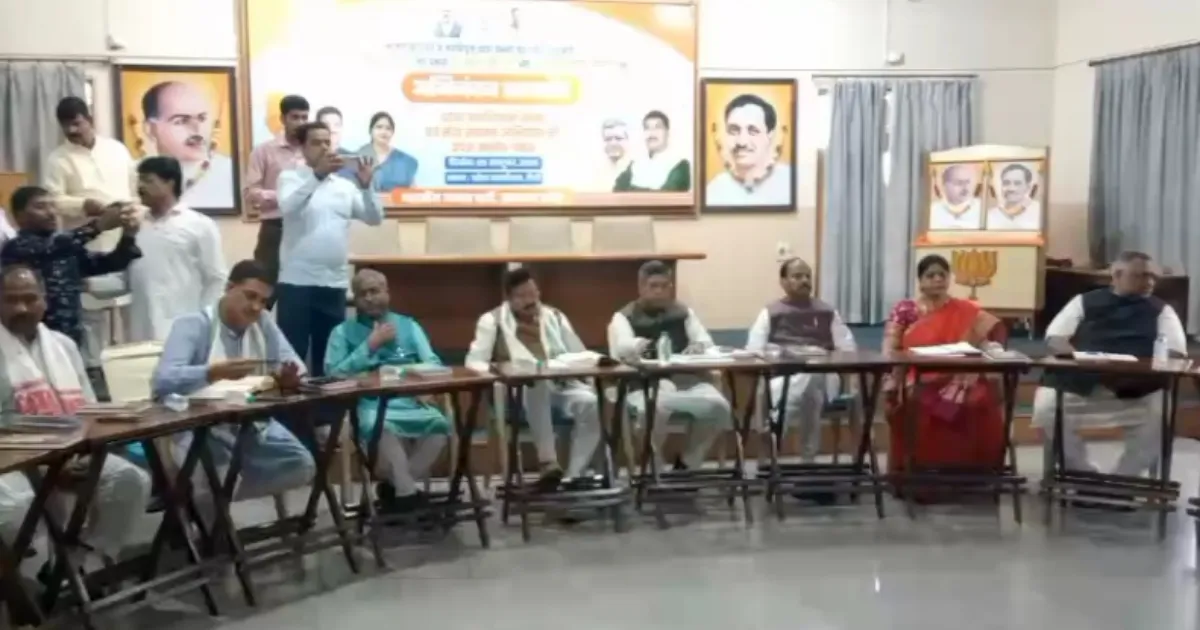 ‘आदिवासियों को गुमराह कर JMM-कांग्रेस ने जीता चुनाव’, गजेंद्र पटेल का बड़ा बयान