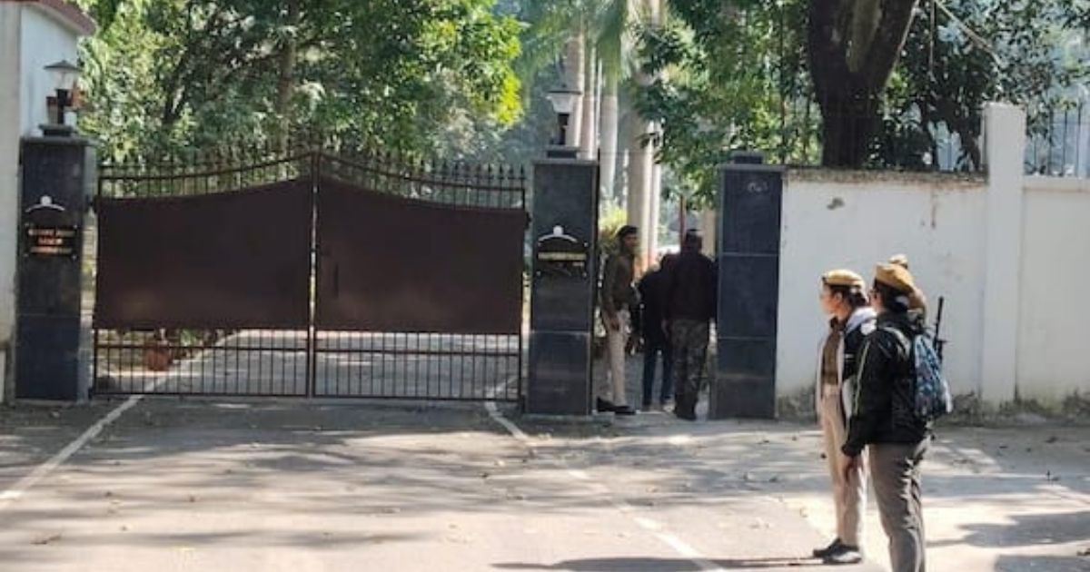 ACB की बड़ी कार्रवाई: IAS विनय चौबे की पत्नी से पूछताछ, स्निग्धा सिंह की तलाश में लखीसराय में छापेमारी