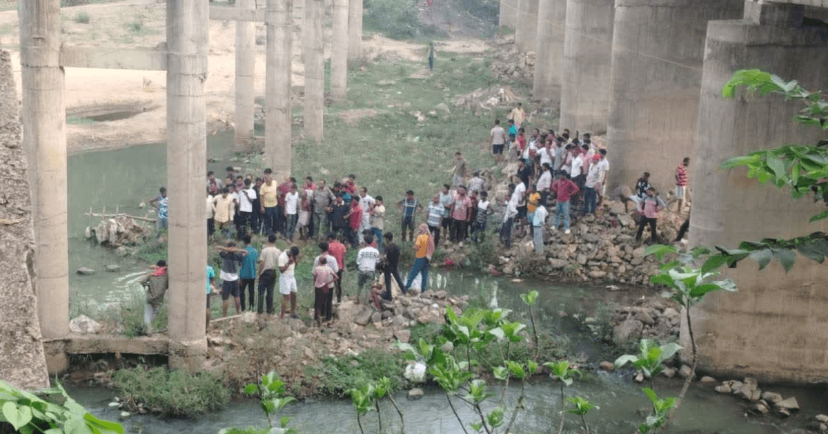 गिरिडीह में पुराने पुल के नीचे नाबालिग लड़की का शव मिलने से सनसनी, जांच में जुटी पुलिस