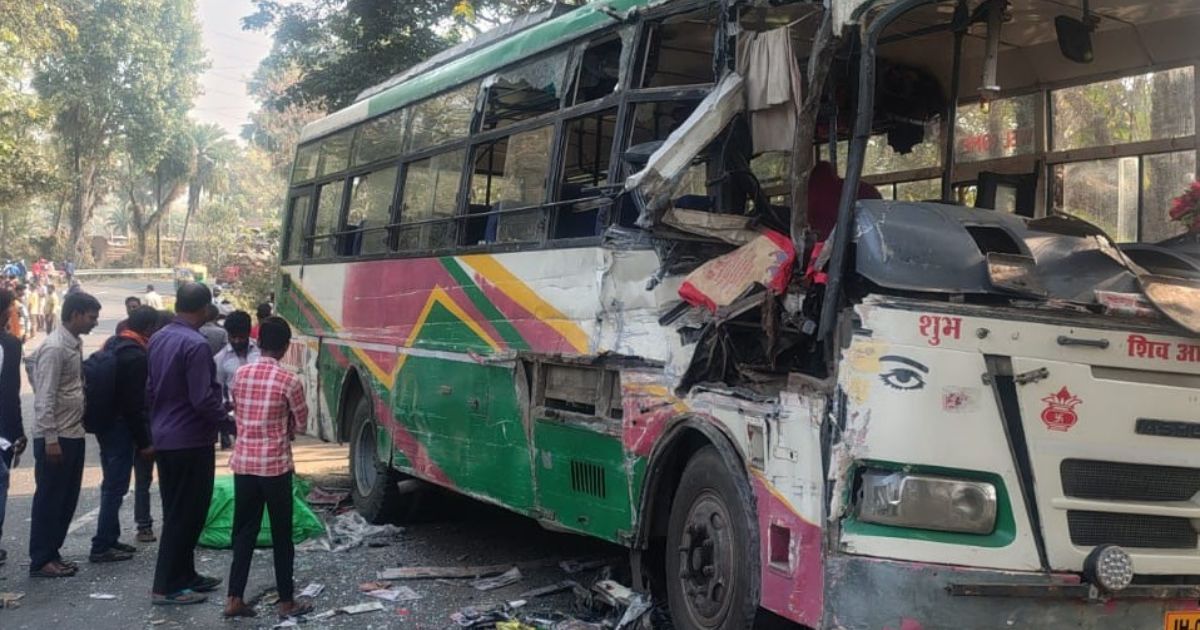 गोड्डा के बोआरीजोर में बड़ा सड़क हादसा, दो बसों की टक्कर में कई लोग घायल