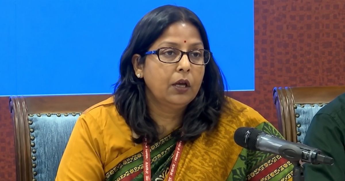 Petrol-Diesel Crisis : तेल बचाने की अपील, सरकार ने लोगों से कहा- मेट्रो, कारपूल और EV अपनाएं