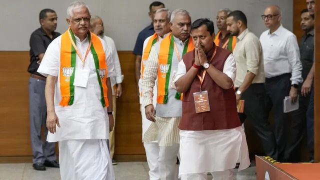 ‘वंदे मातरम्’ पर कांग्रेस का फैसला, BJP ने 10 पॉइंट के प्रस्ताव से खोली मोर्चे की पूरी किताब