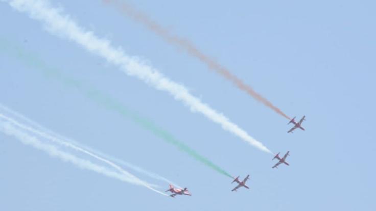 रांची में दिखा वायुसेना का शौर्य, आकाश में विमानों ने बनाया तिरंगा, एयरक्राफ्ट के हैरतअंगेज करतब ने किया मंत्रमुग्ध