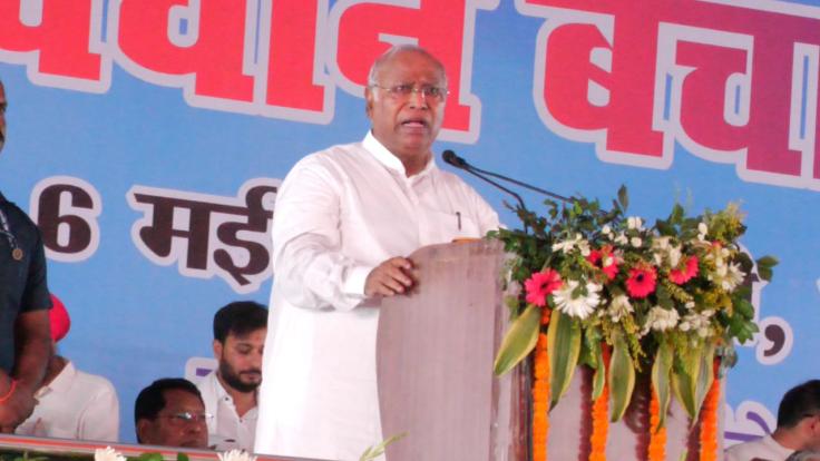 रांची में मोदी पर बरसे खरगे, कहा : पीएम के पास तो थी खूफिया रिपोर्ट, पहलगाम अटैक में क्यों मरने दिया लोगों को?