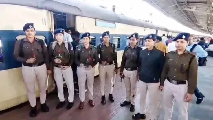 महिला दिवस पर रांची रेल मंडल की अनोखी पहल: महिलाओं ने संभाली पूरी ट्रेन